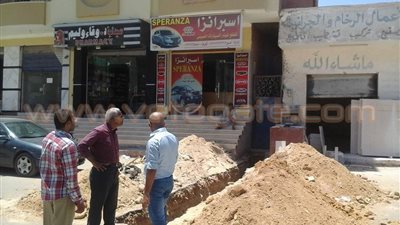 بالصور.. رئيس مدينة الغردقة يتفقد طريق الهضبة والكورنيش