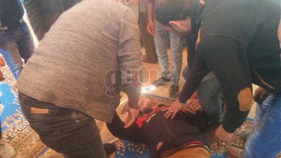 إصابة شاب بالإغماء أثناء بحثه عن فرصة عمل بالمنوفية (صور)