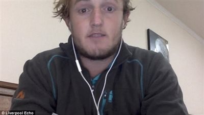 بالفيديو والصور.. معلم يستقيل من عمله لسبب غريب