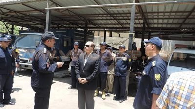 بالصور.. مدير أمن الفيوم يفرض طوقا أمنيا حول أسوار إدارة المرور