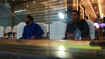 حسام البدري يحضر مباراة الزمالك وأسوان| فيديو