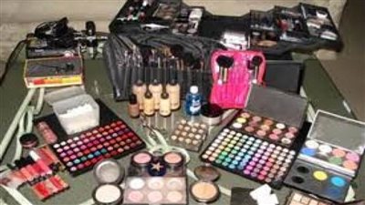 إحباط محاولة سائق أجنبي تهريب 16 ألف عبوة مستحضرات تجميل بمنفذ السلوم