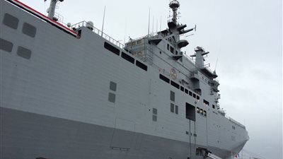 بالفيديو.. بدء مراسم تسلم ميسترال «السادات» بتلاوة آيات قرآنية