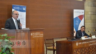 كلية الأعمال بالجامعة الأمريكية تناقش أنشطة هيئة الرقابة المالية