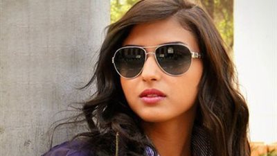 ميار الغيطي تواصل بروفات مسرحية «حب على نضافة»