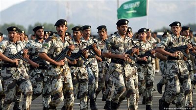 التحالف العربي يغلق منافذ اليمن ويتهم إيران بتزويد الحوثيين بالصواريخ