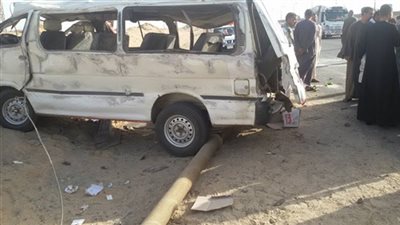 مصرع وإصابة 8 أشخاص في انقلاب ميكروباص بطريق الضبعة