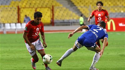 «الأهلي» يتعادل سلبيًا أمام «سموحة» بالشوط الأول