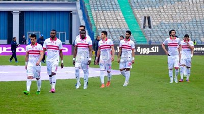 الزمالك يصر على السقوط.. كالعادة ينكد على جماهيره في المناسبات.. إيهاب جلال يقدم استقالته ووكيله يقنعه بالبقاء حتى نهاية الموسم.. مرتضى منصور: «إحنا بقينا حصالة».. والجماهير تطالب بتصعيد الن