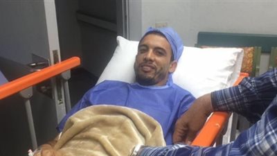 أول صورة لـ«جدو» من غرفة العمليات قبل إجراء عملية كسر عظمة الوجه