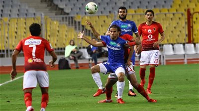 الأهلي يتعادل سلبيًا مع سموحة في الدوري