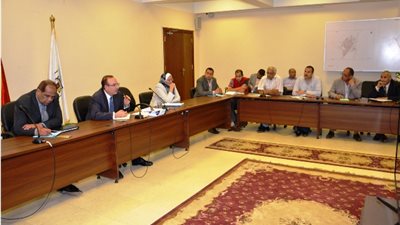 محافظ بني سويف يحذر رؤساء المدن من قطع الكهرباء والمياه في رمضان