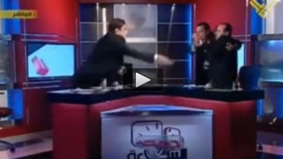 بالفيديو.. شجار على قناة المنار اللبنانية