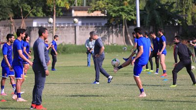 جمل تكتيكية في مران الأهلي استعدادا لـ«سيمبا»