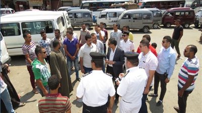 الداخلية تتلافى أخطاء الماضي عقب رفع أسعار المحروقات.. تحذيرات لكبار التجار والسلاسل.. حملات على الأسواق.. زيادة ضخ السلع بمنافذ أمان والمجمعات.. خدمات مرورية وأمنية بالمواقف ومحطات الوقود