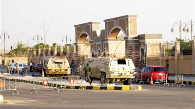 تعزيزات أمنية وكلاب بوليسية بمحيط برج العرب قبل لقاء الزمالك والوداد