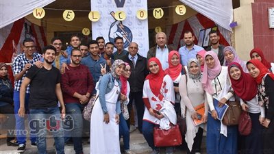 افتتاح معرض للأعمال الفنية والكتاب في جامعة السادات