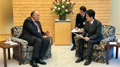 وزير الخارجية يسلم رسالة من السيسي إلى رئيس وزراء اليابان