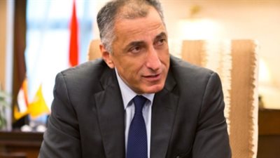 هاني توفيق: تصريحات محافظ البنك المركزي غير دقيقة