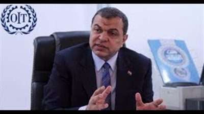 وزير القوى العاملة لـ«الشباب»: وفروا فلوس الهجرة غير الشرعية (فيديو)
