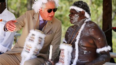 السكان الأصليون لإقليم شمالي أستراليا يستقبلون الأمير تشارلز (صور)