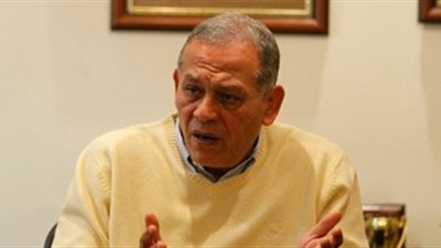 السادات يعلن تضامنه مع نقيب الصحفيين