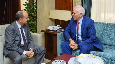 وزير التجارة يبحث مع سفير اليونان مشاركة مصر في القمة العربية الأوروبية