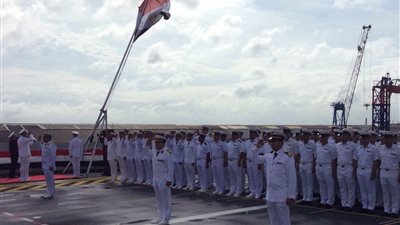 «ميسترال» تجري مناورات مع البحرية الفرنسية قبل وصولها للإسكندرية