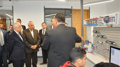 «شوقي» يفتتح المرحلة الثانية من أكاديمية السويدي للتعليم الفني