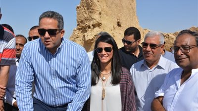 وزيرا الآثار والسياحة يفتتحان مسجدا أثريا بسيوة بعد ترميمه(صور)