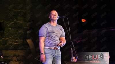 مدحت صالح لجمهور مهرجان القلعة: «بستناكو من سنة لأخرى»