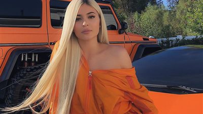 كايلي جينر تستعرض سيارتها الجديدة على إنستجرام (فيديو)
