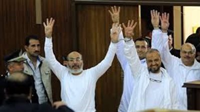 مصادر إخوانية: قيادات الجماعة يرغبون في مغادرة السجون بأي ثمن