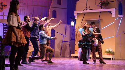 «كوميدياء البؤساء» تعيد الجمهور للمسرح