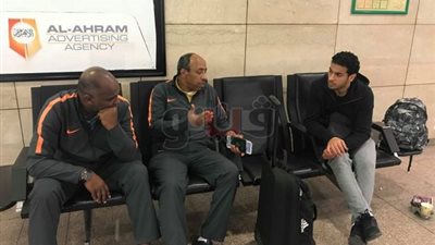 تفاصيل جلسة عماد سليمان مع كابتن المقاصة بمطار القاهرة (صور)