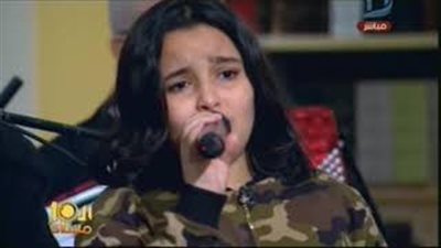 أشرقت تشعل مسرح «العاشرة مساء» بأغنية «ألف ليلة وليلة» (فيديو)