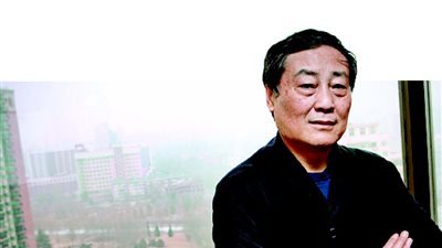 شخص مجهول يهاجم أغني رجال الأعمال في الصين بسكين