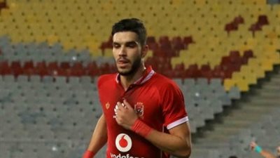 وليد أزارو يكتفي بتدريبات تأهيلية في الأهلي