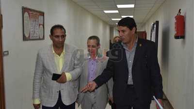 بالصور.. رئيس جامعة أسوان يتفقد امتحانات الدبلومات المتخصصة