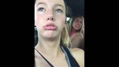 بالفيديو.. فتاتان تنفذان فيديو بالحركة البطيئة والنتيجة محرجة