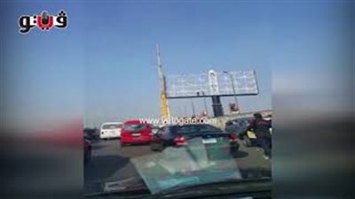 شركة دعاية تعطل حركة المرور أعلى الطريق الدائري (فيديو)