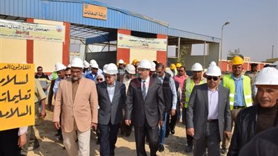 محافظ بني سويف يبحث التوسع في استخدام «الباي باص» لإنتاج «الإنترلوك»