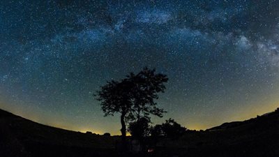 اليوم.. ظاهرة فلكية ترى بالعين المجردة