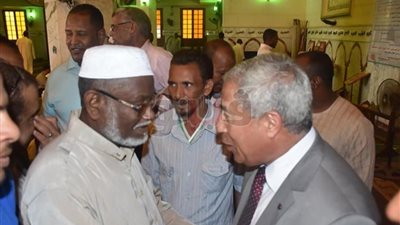 محافظ أسوان يخصص الفترة الصباحية من عمله للجولات الميدانية (صور)