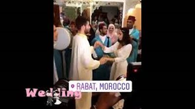 بالفيديو.. رقصة مميزة بين نجمة مغربية وفنان لبناني في خطوبتهما