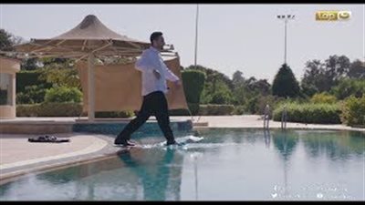 بالفيديو.. حمادة هلال يمشي على الماء بسبب كوب شاي في «طاقة القدر»