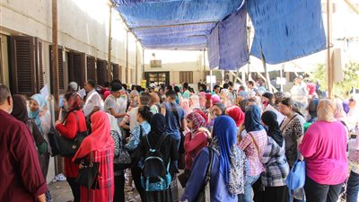 مشادات كلامية بين أولياء الأمور وأمن «تربية نوعية عين شمس»