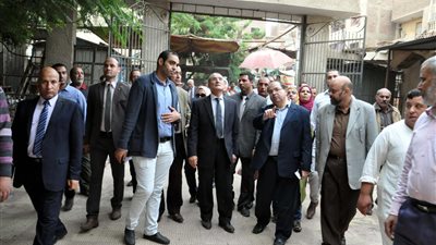 بالصور.. محافظ القليوبية يشهد فعاليات القافلة الطبية بالخصوص