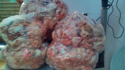 ضبط مواد غذائية فاسدة في الغردقة