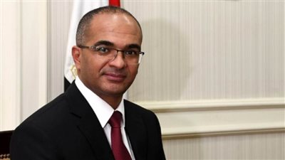 نائب وزير الإسكان يتابع سير العمل بجهاز تنظيم مياه الشرب والصرف